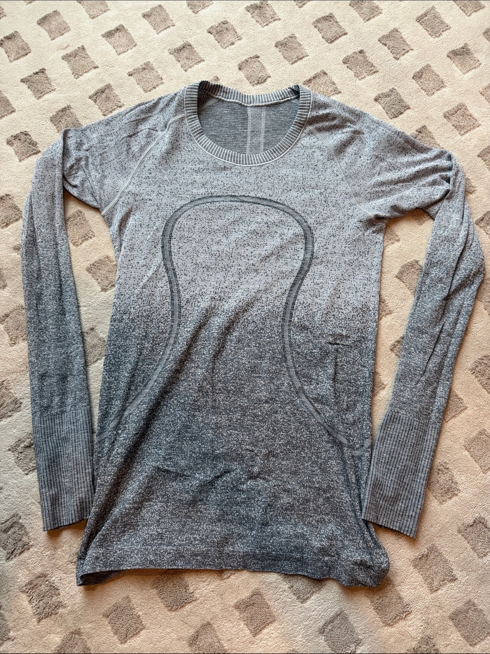 LuLu Lemon Gray Women's Seamless Long-Sleeve Performance Top
